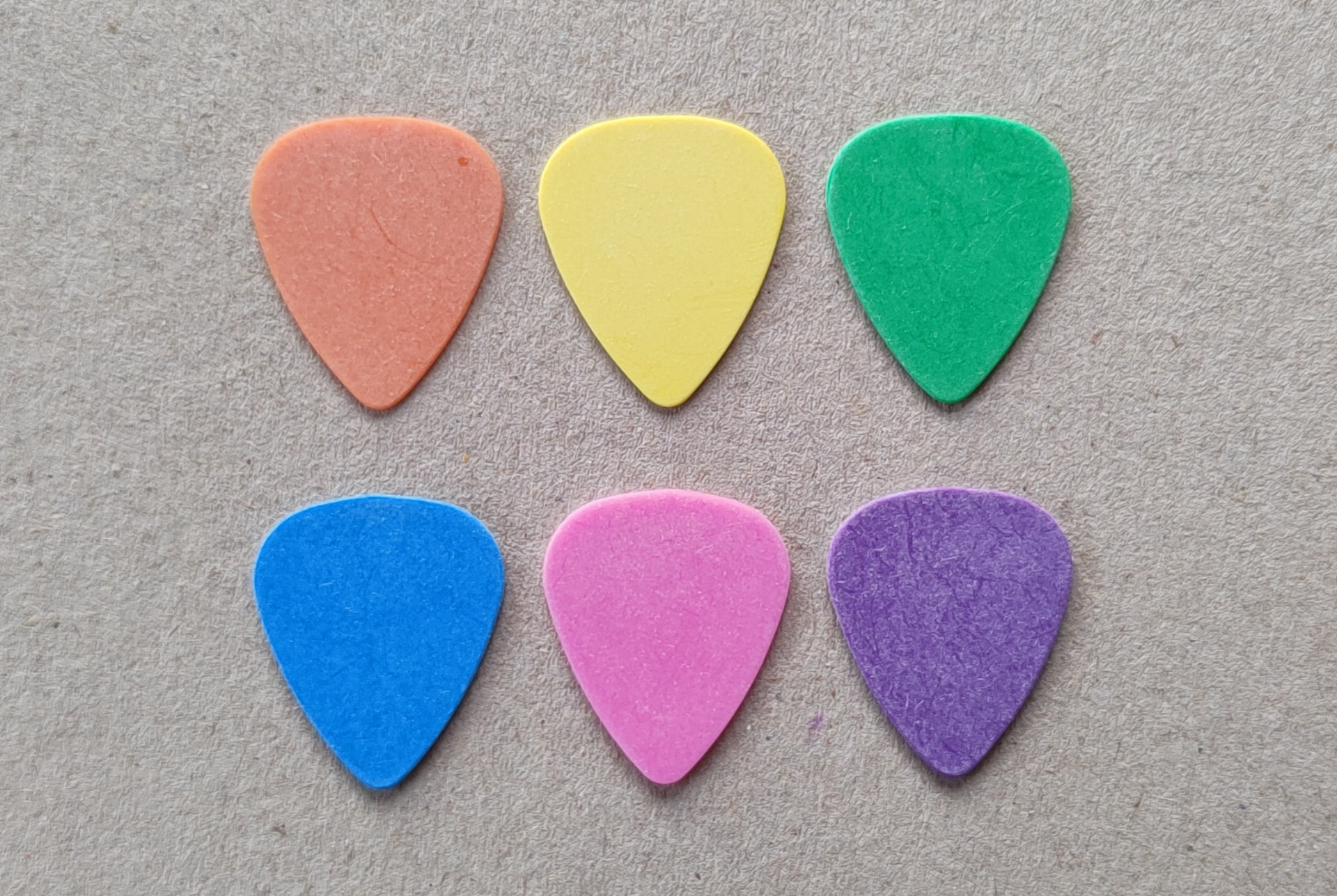 Standard — Colours